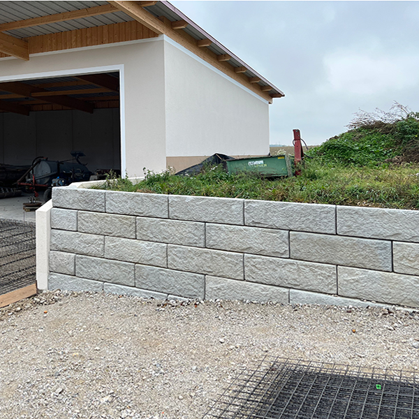 Stützmauer mit SW-Stützwandsystem als Böschungssicherung von SW Umwelttechnik